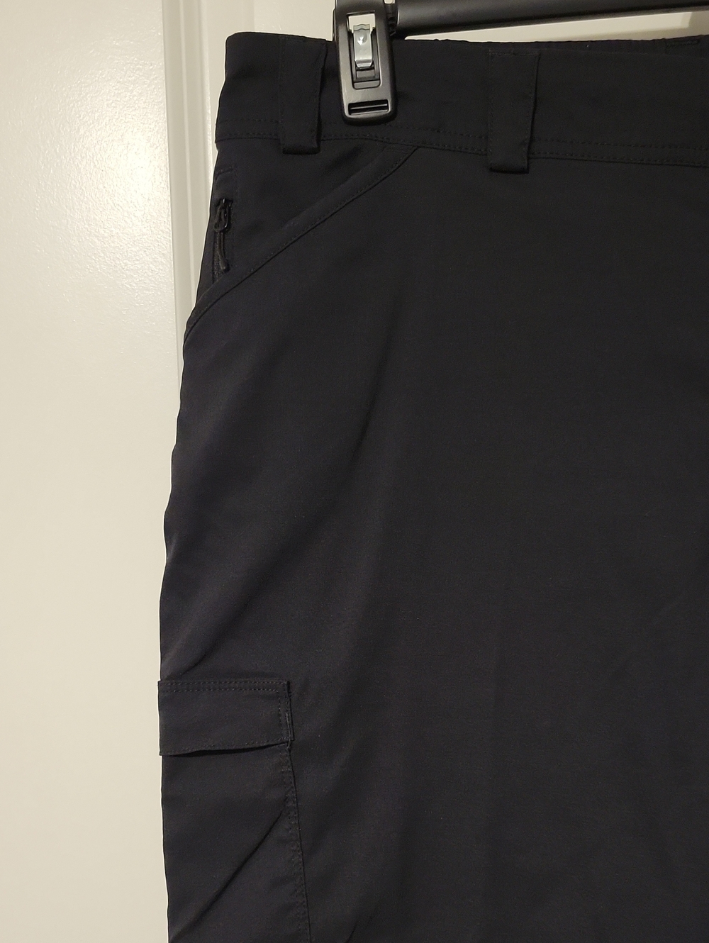 Duluth Trading Women's Dry On The Fly Capris, Size 16, Like New. Black - Picture 2 of 6
